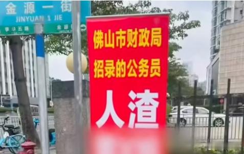 说实话，能从校园一路走到婚礼殿堂的感情，真的不多。我身边有一对同学，初中、高中、