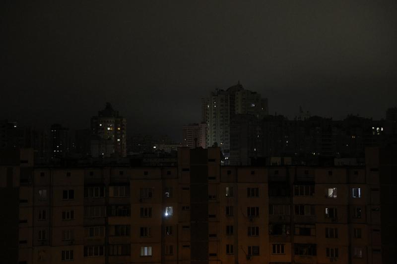 泽连斯基松口“可撤军”这事儿挺有看头。12月24日他说乌军队可从顿涅茨克州部分控