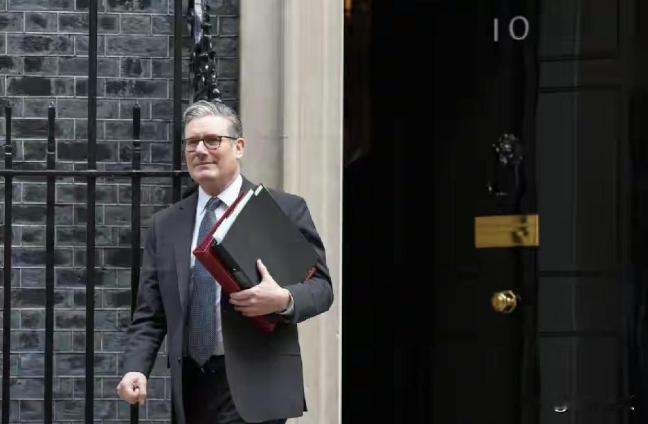 英国首相怪圈，6.22日斯塔默不出所望，又辞职了，这是俄乌危机以来第几个了？
