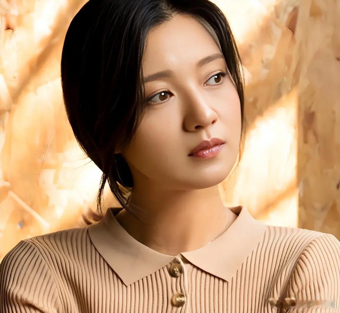 赵宝刚捧着，孙红雷宠着，演了15次女主都不红，48岁嫩的能掐出水！ ​​​