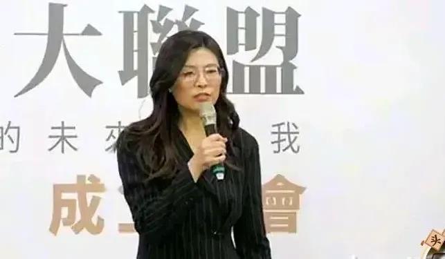 郑丽文说得对！，台湾现在不是要抗中保台，而是要抗美保台，抗日保台。

因为美国的