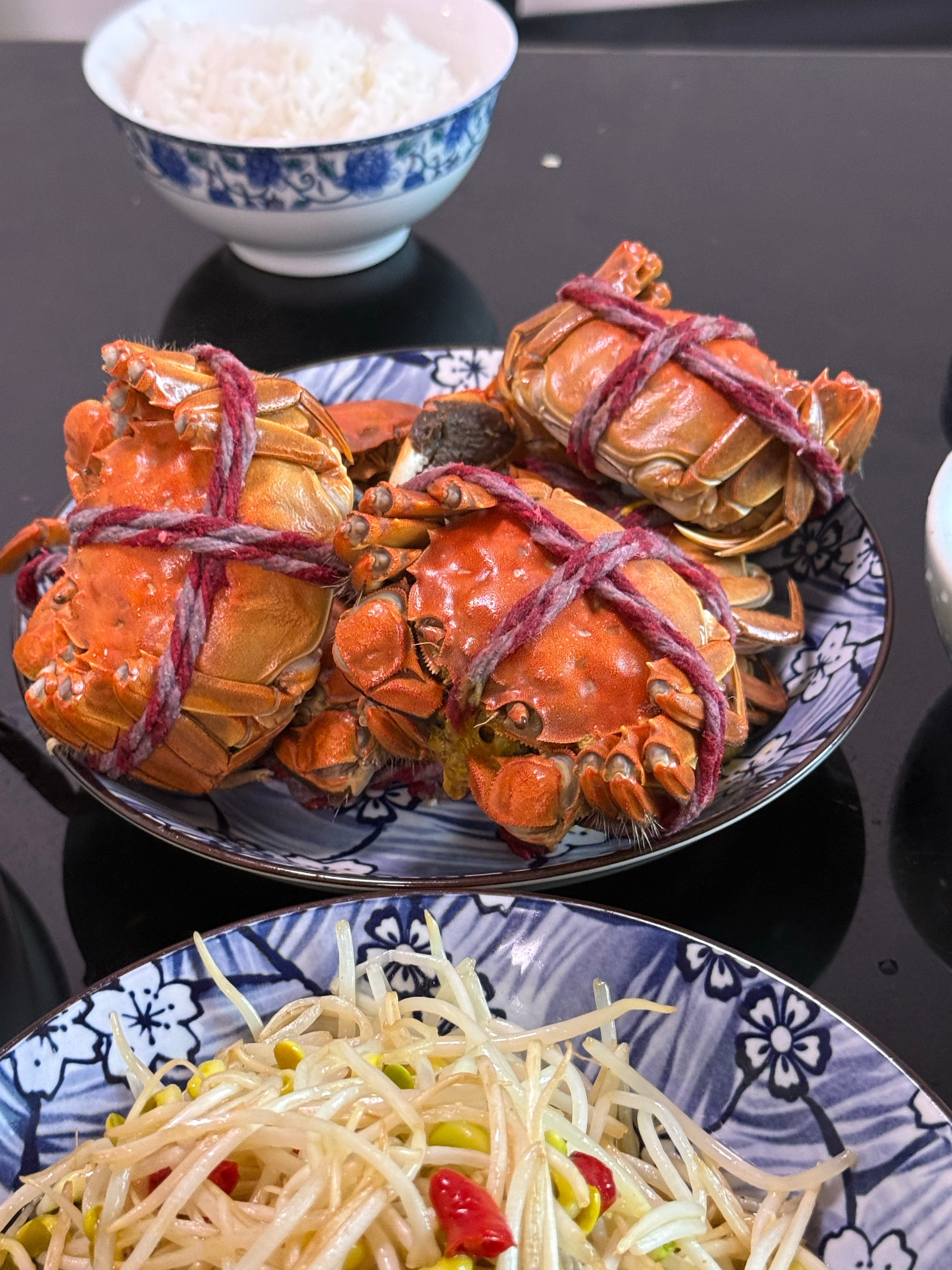 我们做饭阿姨还会钓鱼厉害了👍六月的迷你蟹哈哈哈还有这位小鱼太新鲜了，好吃😋 