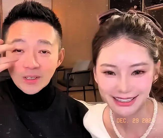 小梅真的做到了，她在直播间人数堪比一线明星！这简直太让人兴奋了！
想想看，谁会想