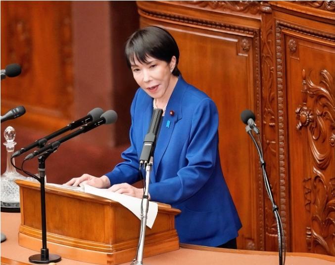 看到中国强硬表态之后，日本首相高市早苗肯定是后悔和怕了！当地时间11月10日，高