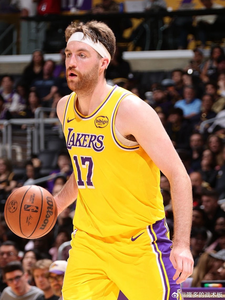 双向合同朱-蒂米从发展联盟回来了，进入今晚的激活名单步行者vs湖人