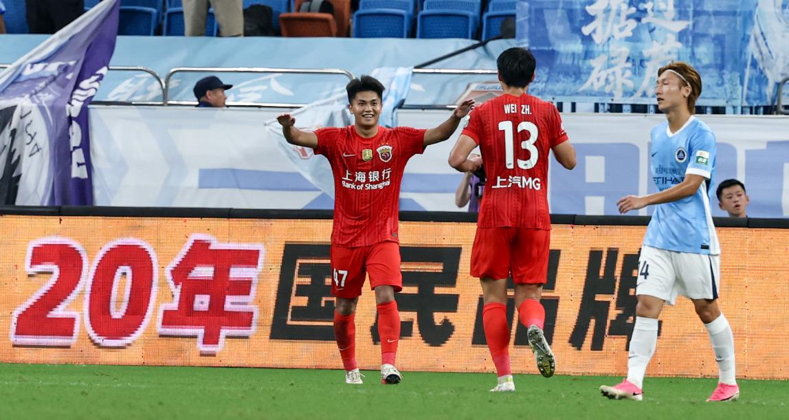 随着1:0客场击败深圳新鹏城，海港的8月终于出现了全面好转的迹象。
8月1日，上