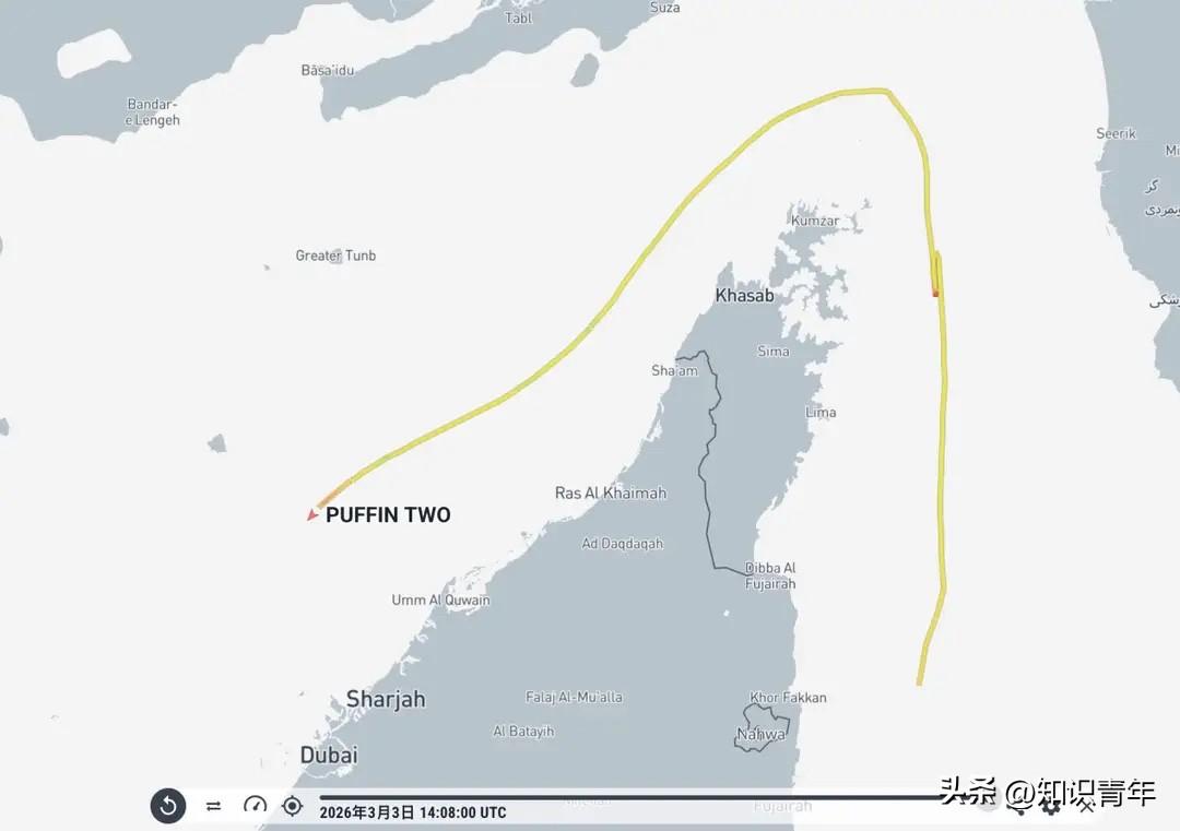 在伊朗伊斯兰革命卫队宣布关闭霍尔木兹海峡并威胁打击所有通行船只后，全球航运业正陷