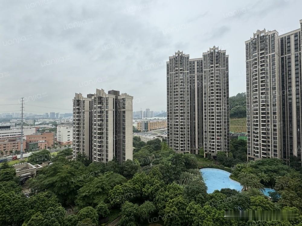 从236万到72万，爱特城的年轻人被中介推进了云埔的深坑

越秀保利爱特城，黄埔