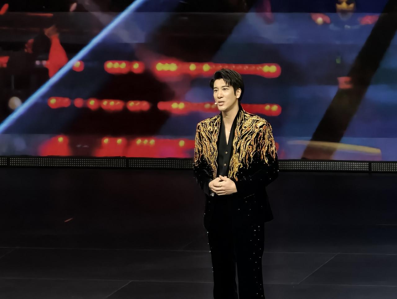 王力宏献唱腾势N9闪充版发布会 成全球首位车主

5月18日，腾势N9闪充版上市