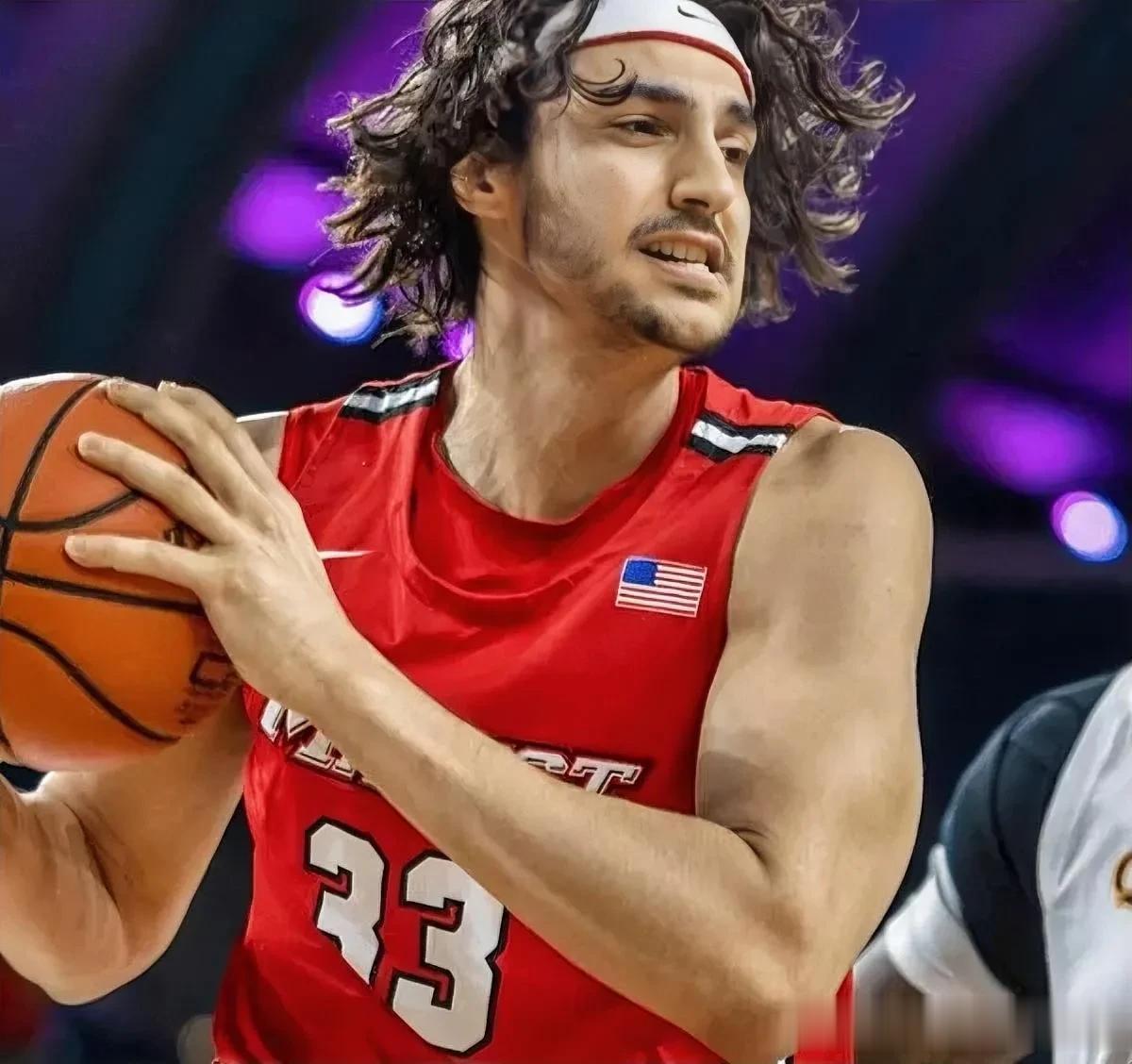 北京时间7月26日NBA篮网队官方宣布:与自由球员中锋帕特里克.尤瑟夫.加纳德达