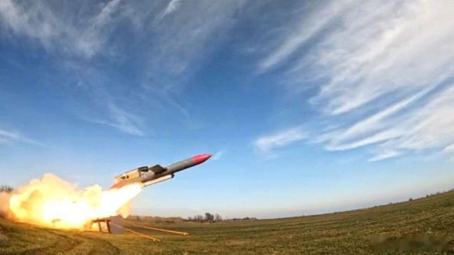 【乌克兰“火烈鸟”巡航导弹打击了俄罗斯导弹生产工厂】网页链接据《Militarn