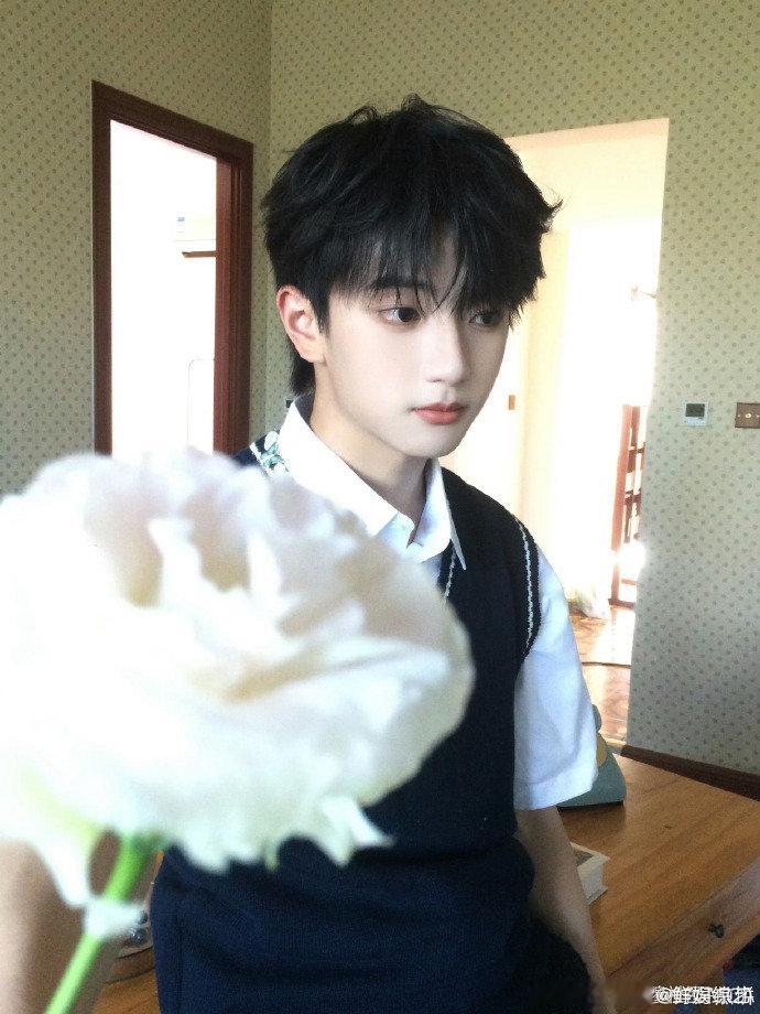 穆祉丞周五晚高疯vlog 没有包袱尽情玩耍，穆祉丞展现最真实的一面，越看越招人喜