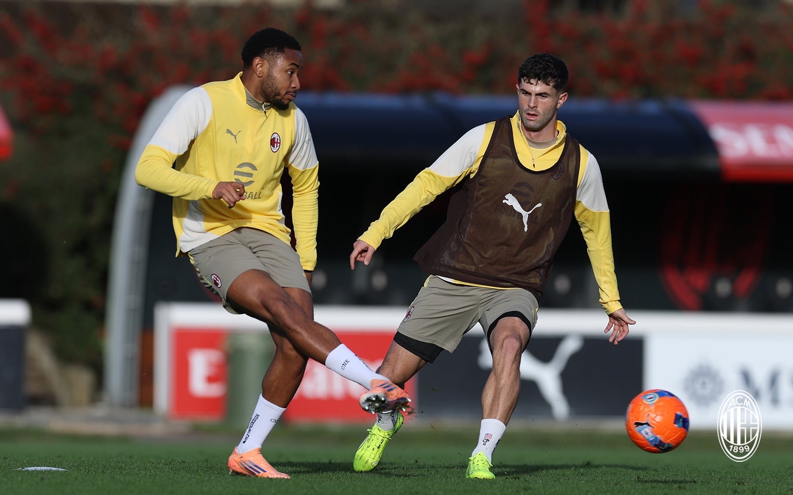 【训练组图】 🔴⚫️ 积极训练备战不停歇。💪🏻sempremilan