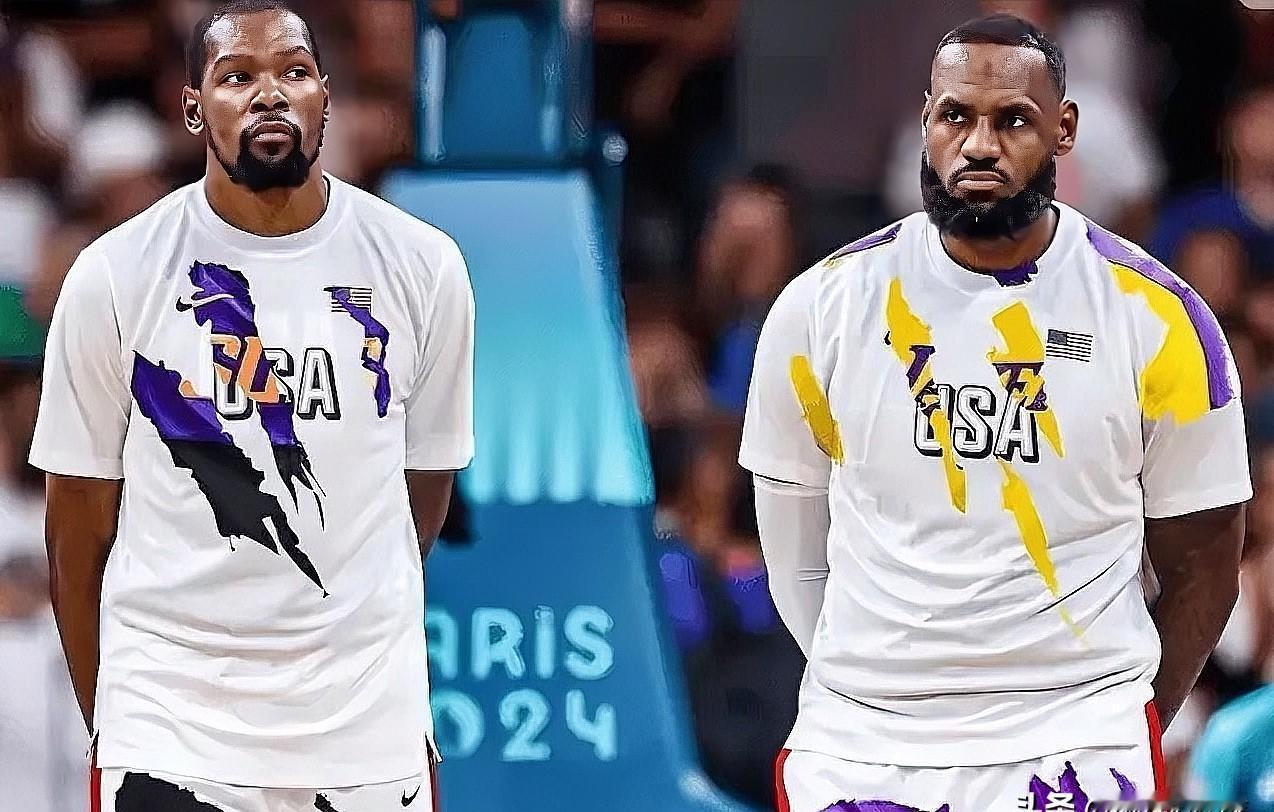 别被“圣诞大战”的温馨名头骗了。
杜兰特踩上斯台普斯的地板，眼里只有勒布朗·詹姆