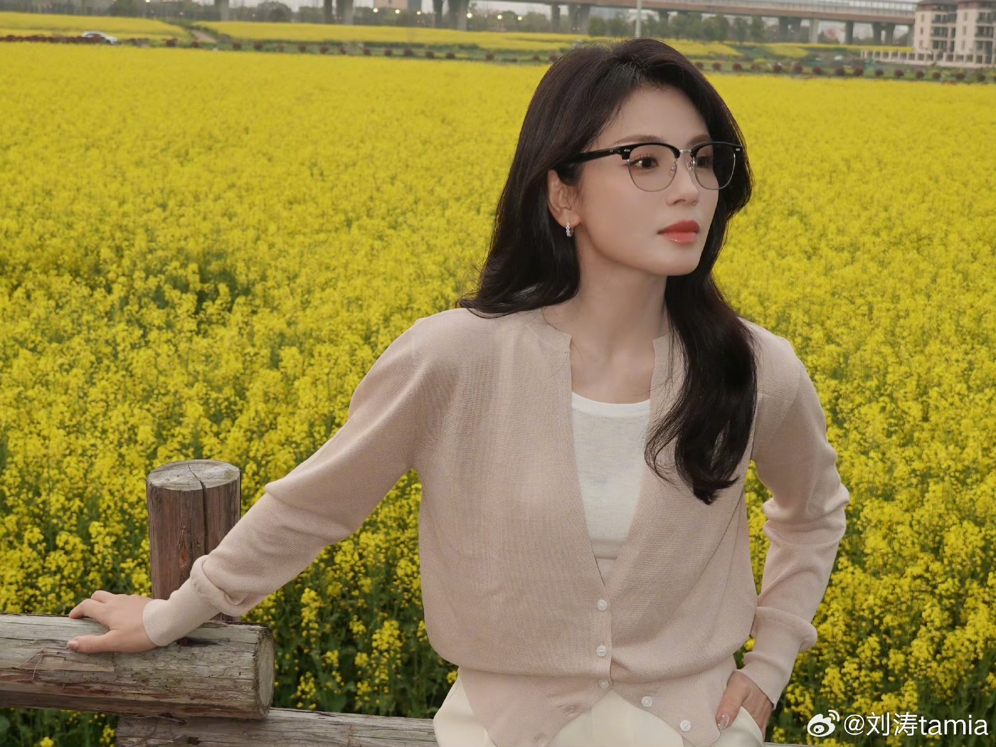 嗑颜bot 【投稿】刘涛 比花先来的是妈妈的香气 