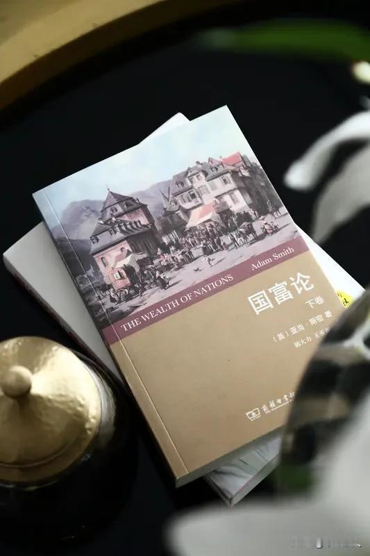 学者：爱泼斯坦案撕下欧美权贵伪装 爱泼斯坦案就像一颗深水炸弹，炸出了欧美权贵圈的