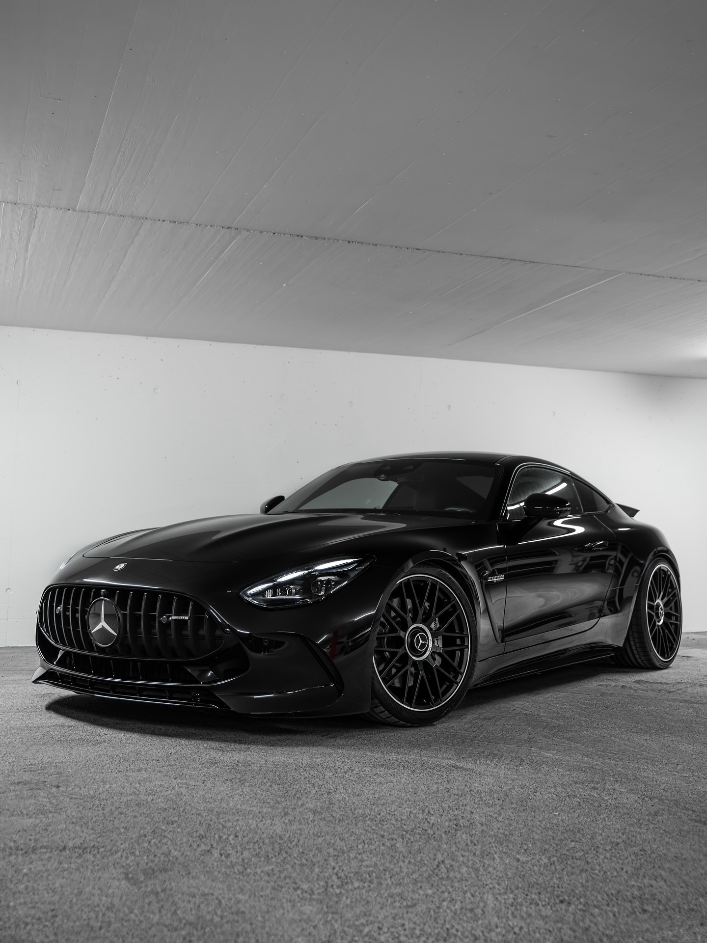 Car时尚[超话] 全黑的 AMG GT 💣...奔驰amggt老纪侃车car