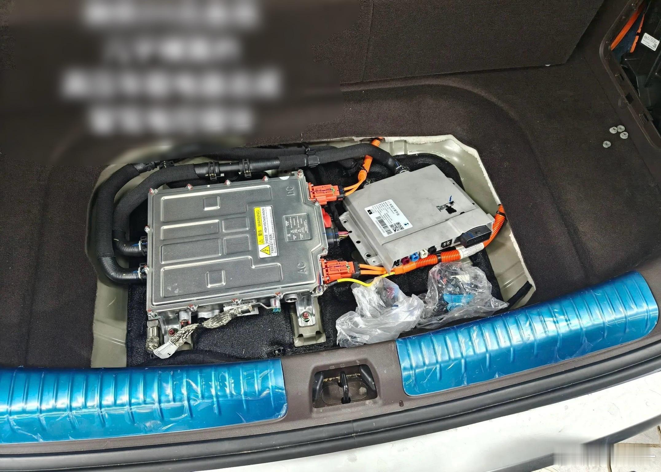 一个平台兼容多种动力，既有纯电又有增混，究竟好不好？前机舱、前悬架的妥协设计、操