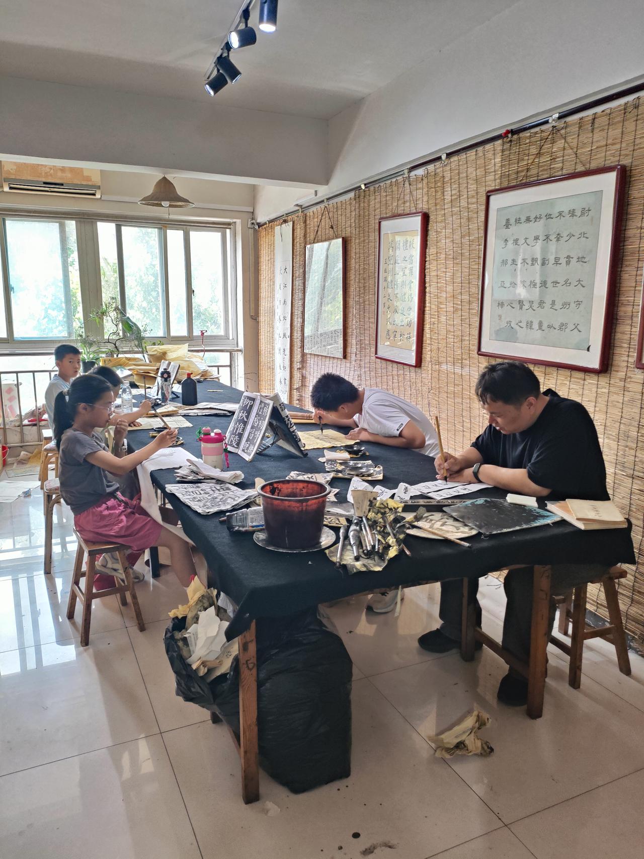 由衷的感谢济南市莱芜区书法家协会田波副主席的挥毫泼墨。
 
田波主席，1980年