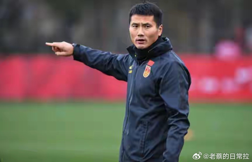 北京时间3月20日，国足公布最新26人集训名单，阵容迎来大幅调整，10人离队、1