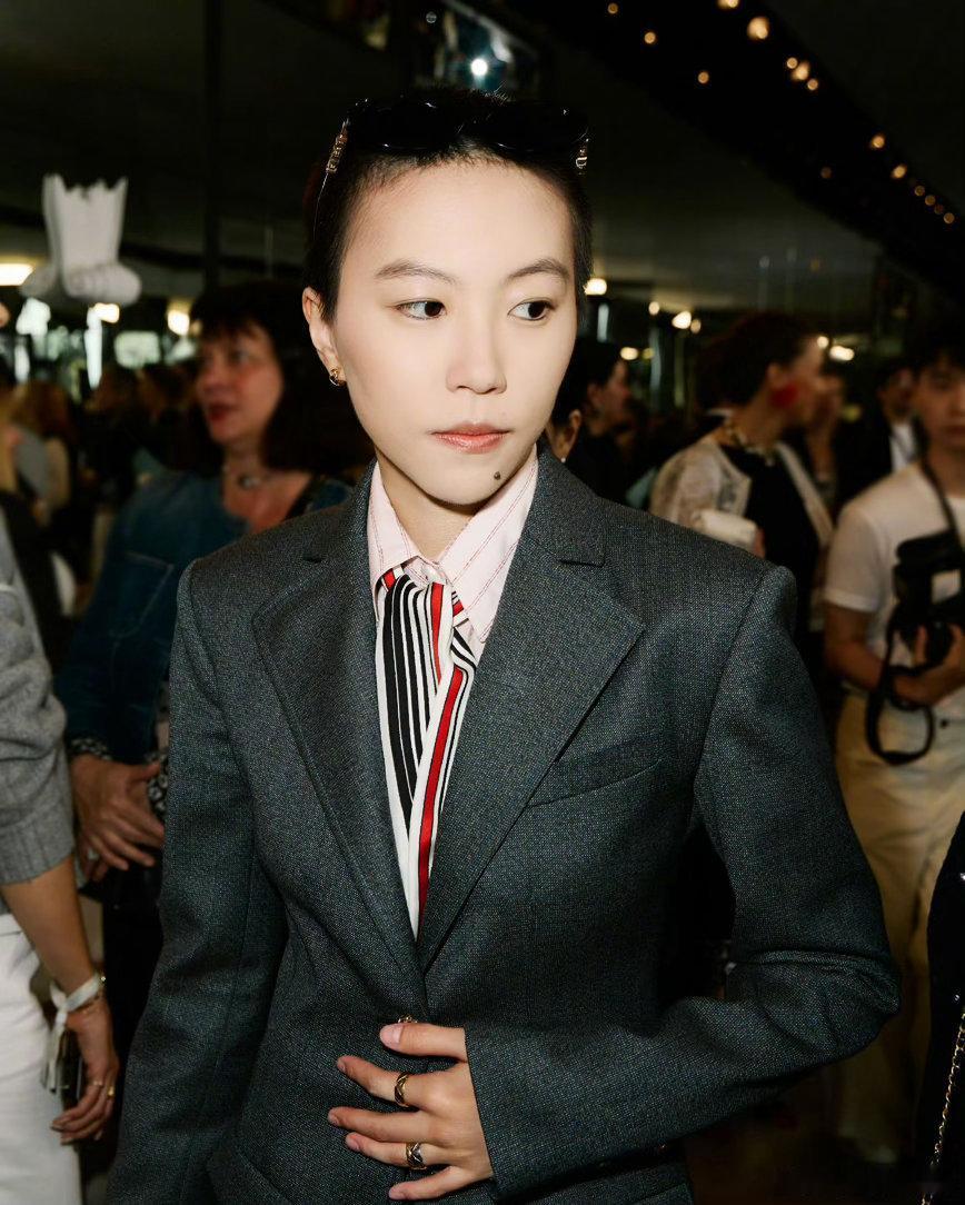 窦靖童这期歌手自由选曲歌手直播歌手2026亲手抽到自由选曲资格，终于可以尽情唱自