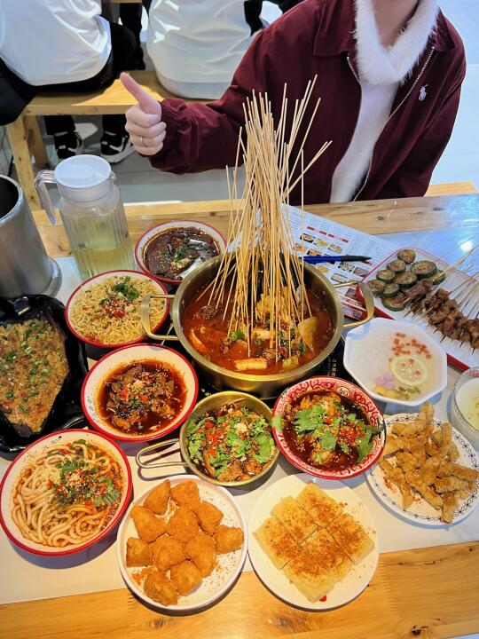 厦门集美嘉庚开了10年的平价串串香老店！