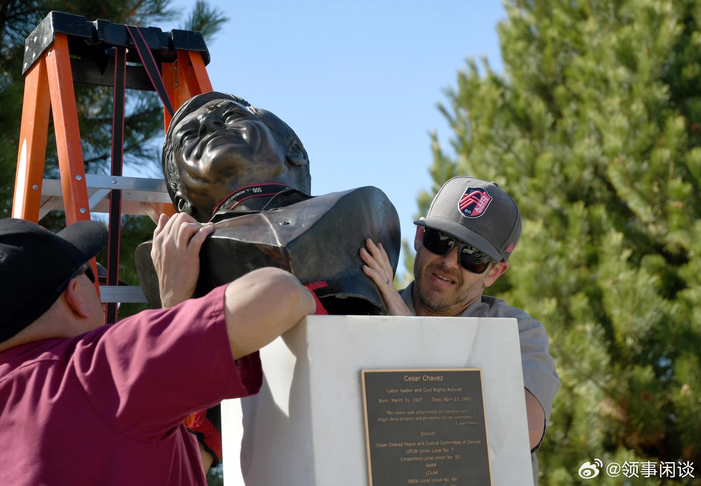 【塞萨尔·查韦斯曾经是荣耀的象征，如今官员们想要洗刷掉这个污点】[想象一下，若干