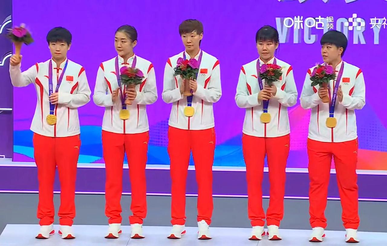 #亚运会国乒女团五连冠#
女团冠军  中国队🇨🇳
女团亚军  日本队🇯🇵