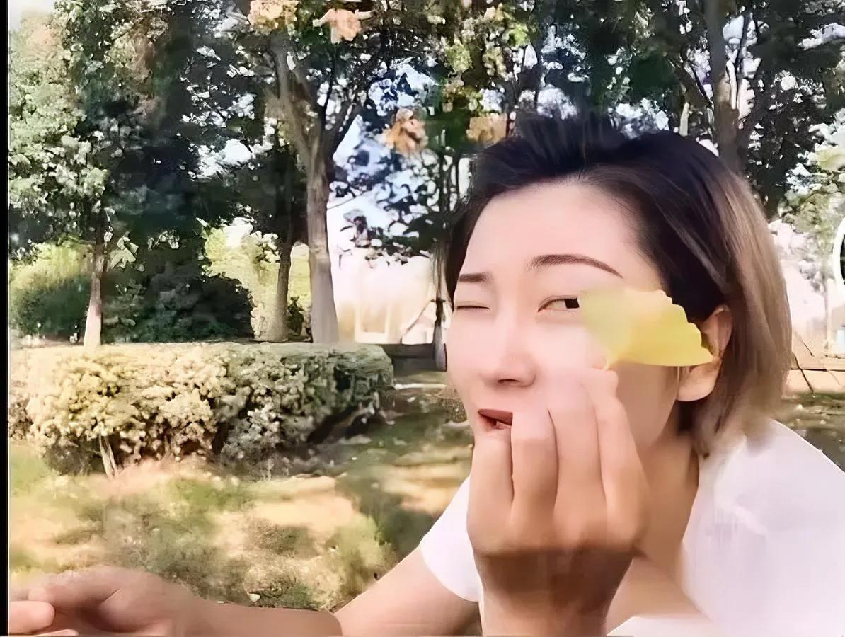 你敢信吗？

解约还能这么玩？

王暖暖这场解约大戏真的把我看呆了，换别人遇到公