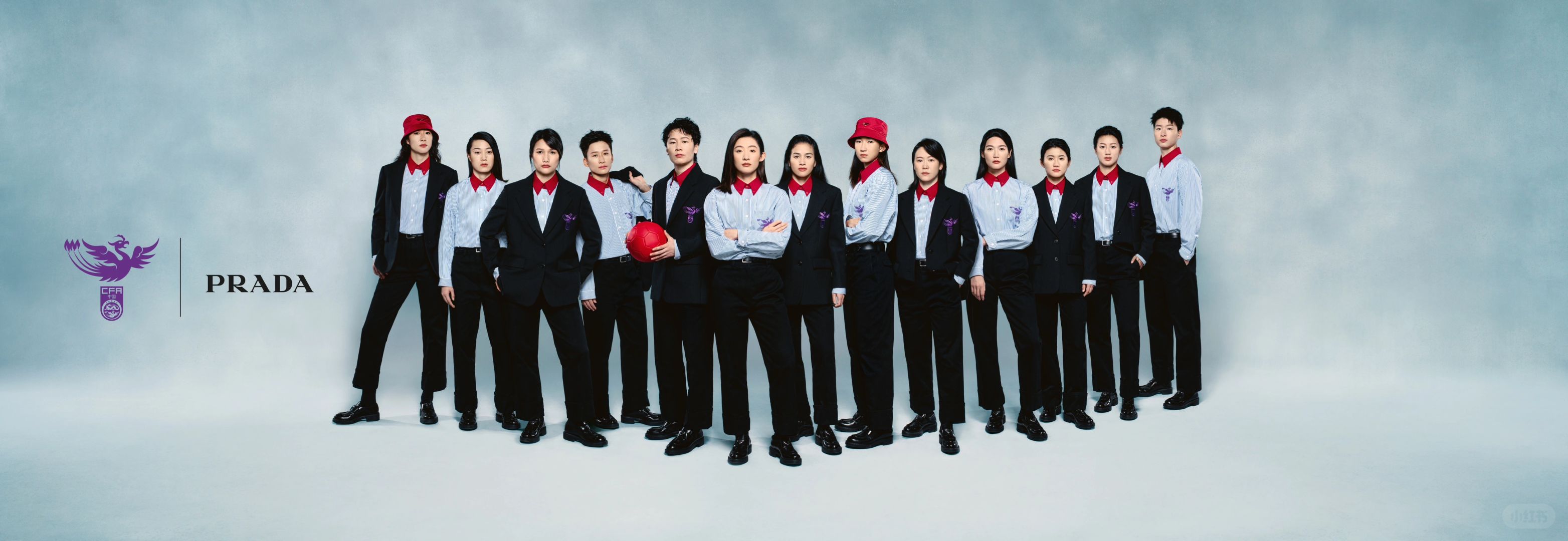 Prada新款中国女足定制正装亮相
