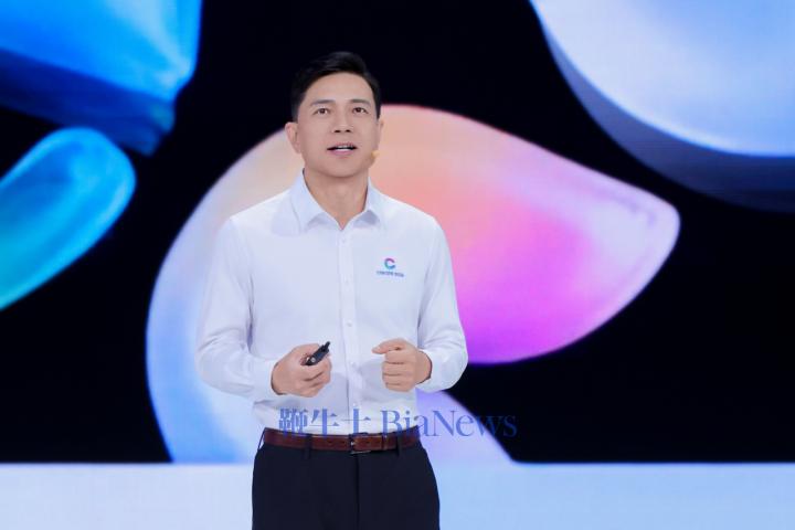 百度Create大会发多项AI成果，李彦宏提出「AI时代进化论」