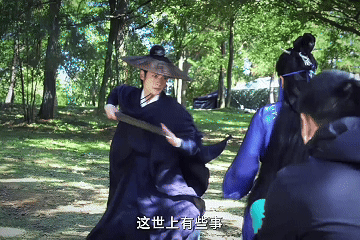杨洋杨洋你好威风啊 看着杨洋这种“水之演员”的信念感，我突然觉得，他就是为展昭而