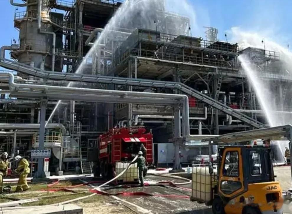 前线传来“战报”，乌克兰打响反攻，俄再次遇袭，俄方：西方要负责

来源:海峡快讯