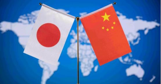 联合早报援引专家观点声称，中国的回应是火上浇油！11月12日，联合早报援引新加坡