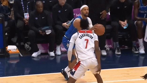 萨格斯致敬尼克杨哈哈哈哈哈哈哈哈 ​​​