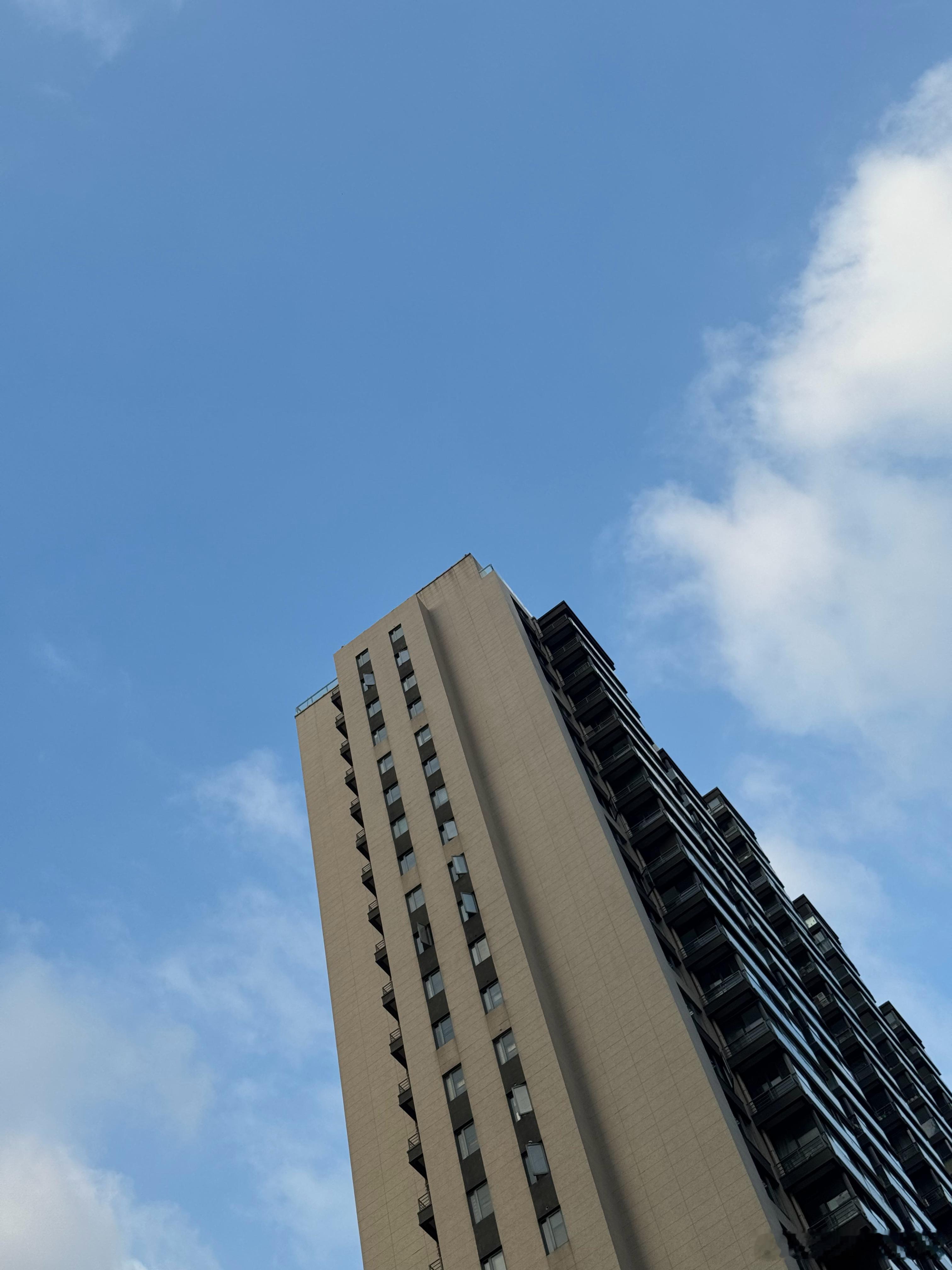 夏日限定美景上线感受下，夏日的天[嘻嘻] ​​​