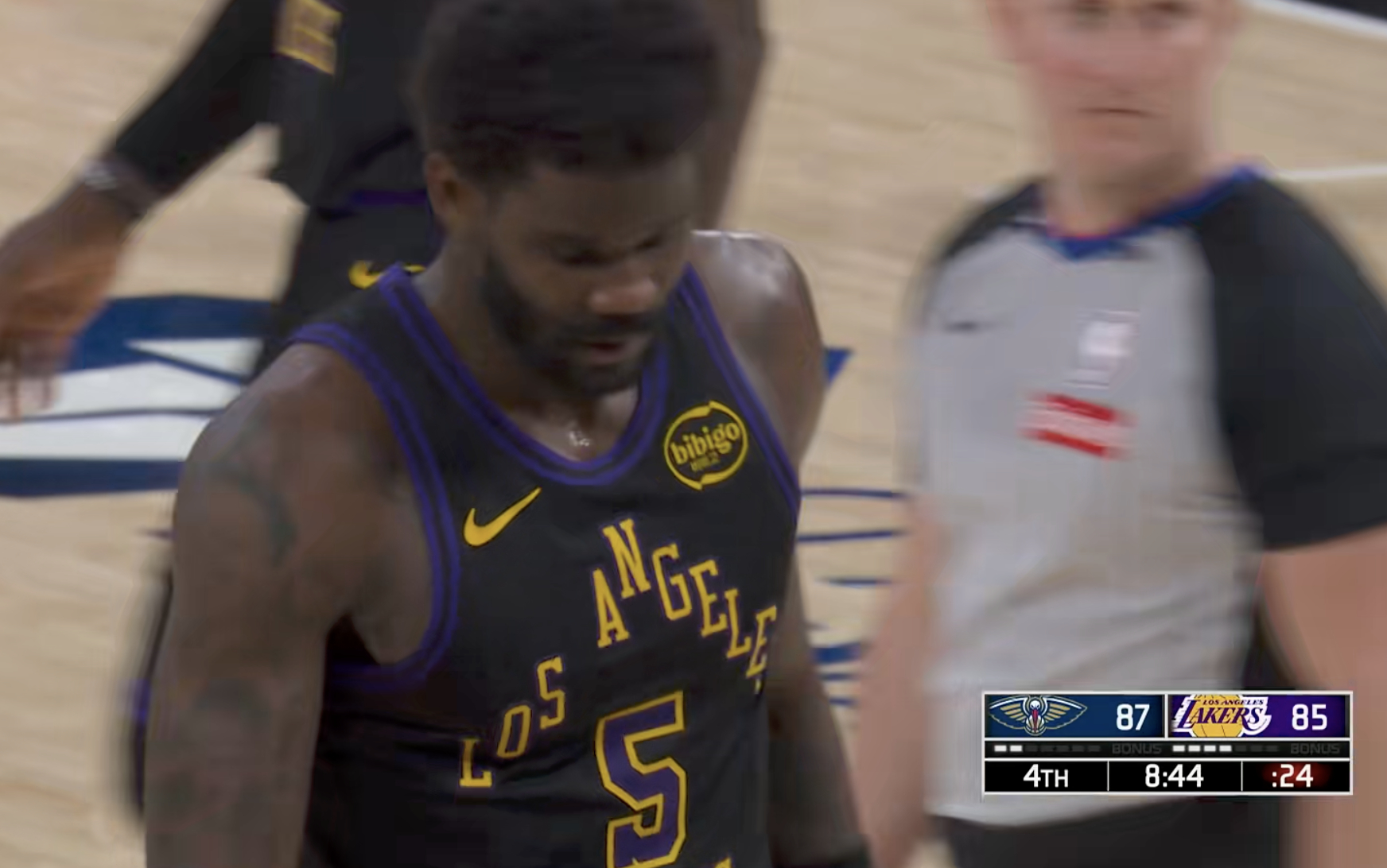 艾顿2+1！ 下半场打得还可以鹈鹕vs湖人