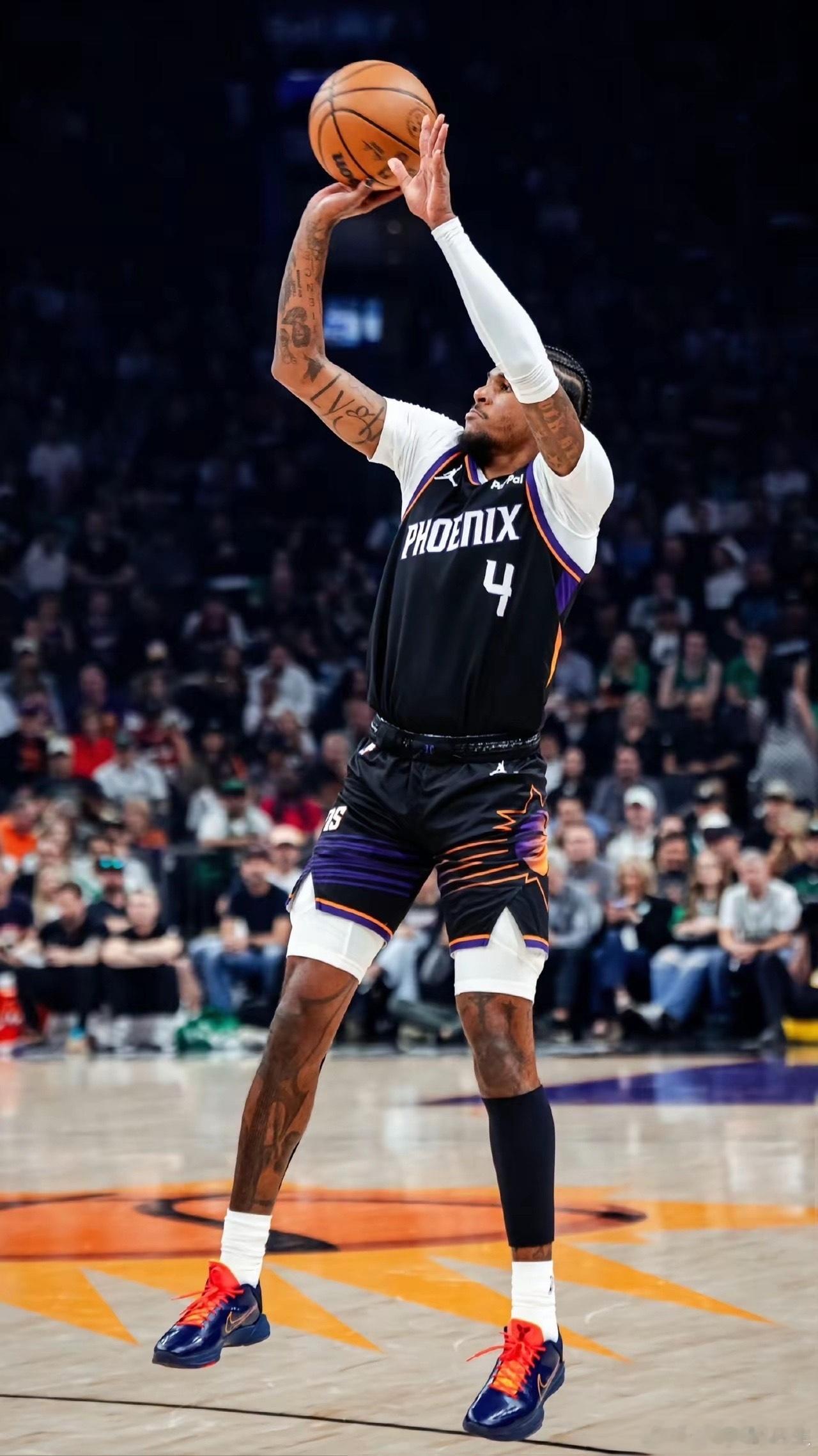 火箭放弃杰伦格林，现在看来真的是太对了！太阳这场比赛输得这么惨，杰伦格林的表现绝