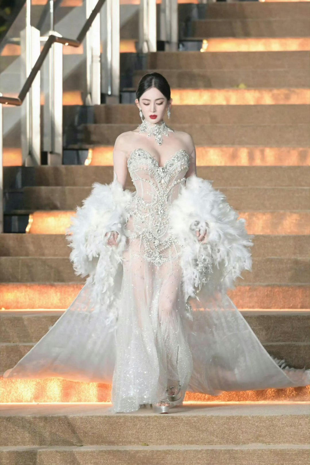 娜扎在身材这块儿依旧权威[期待] ​​​