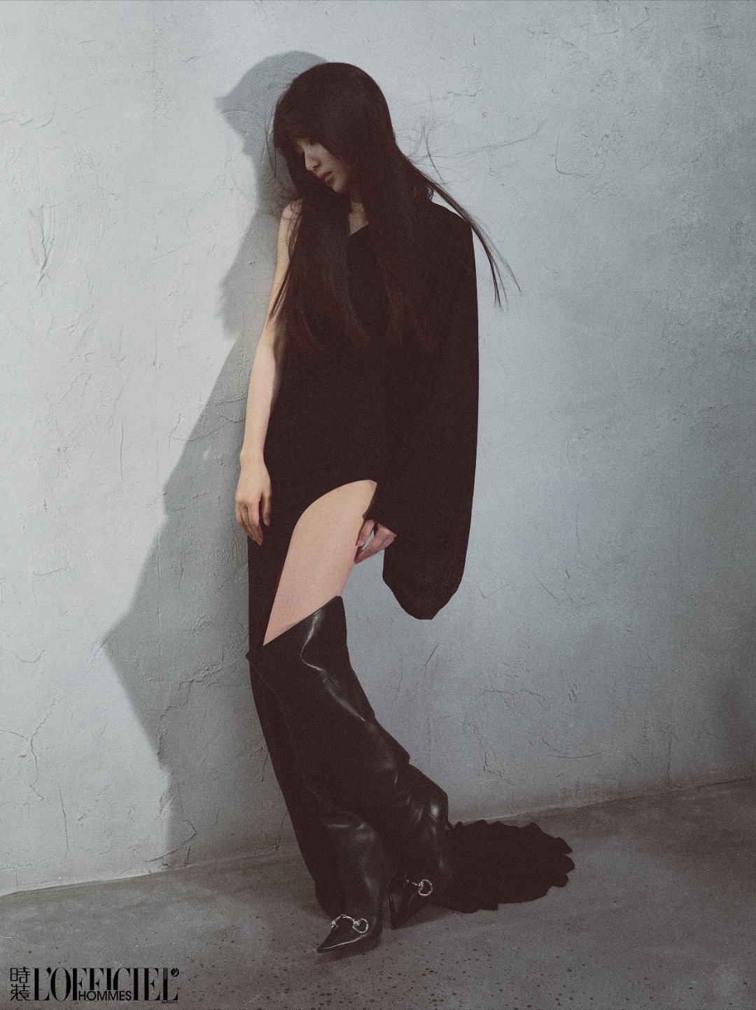 田曦薇 x 时装男士 L'OFFICIEL June 2026封面释出，来自Gu