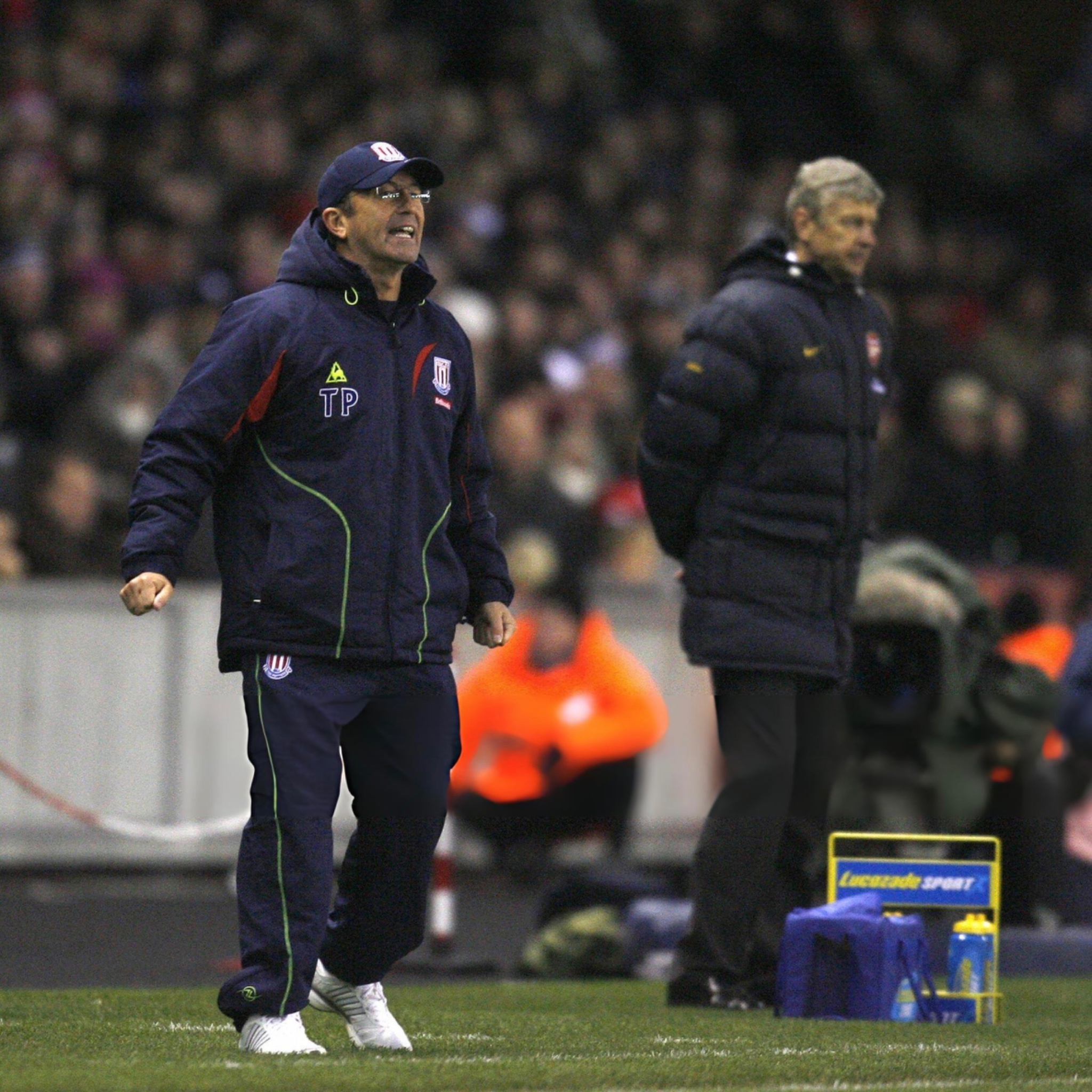 前斯托克城主帅托尼·普利斯在BBC开了专栏，大聊特聊近期的足球复古风，谈到阿森纳