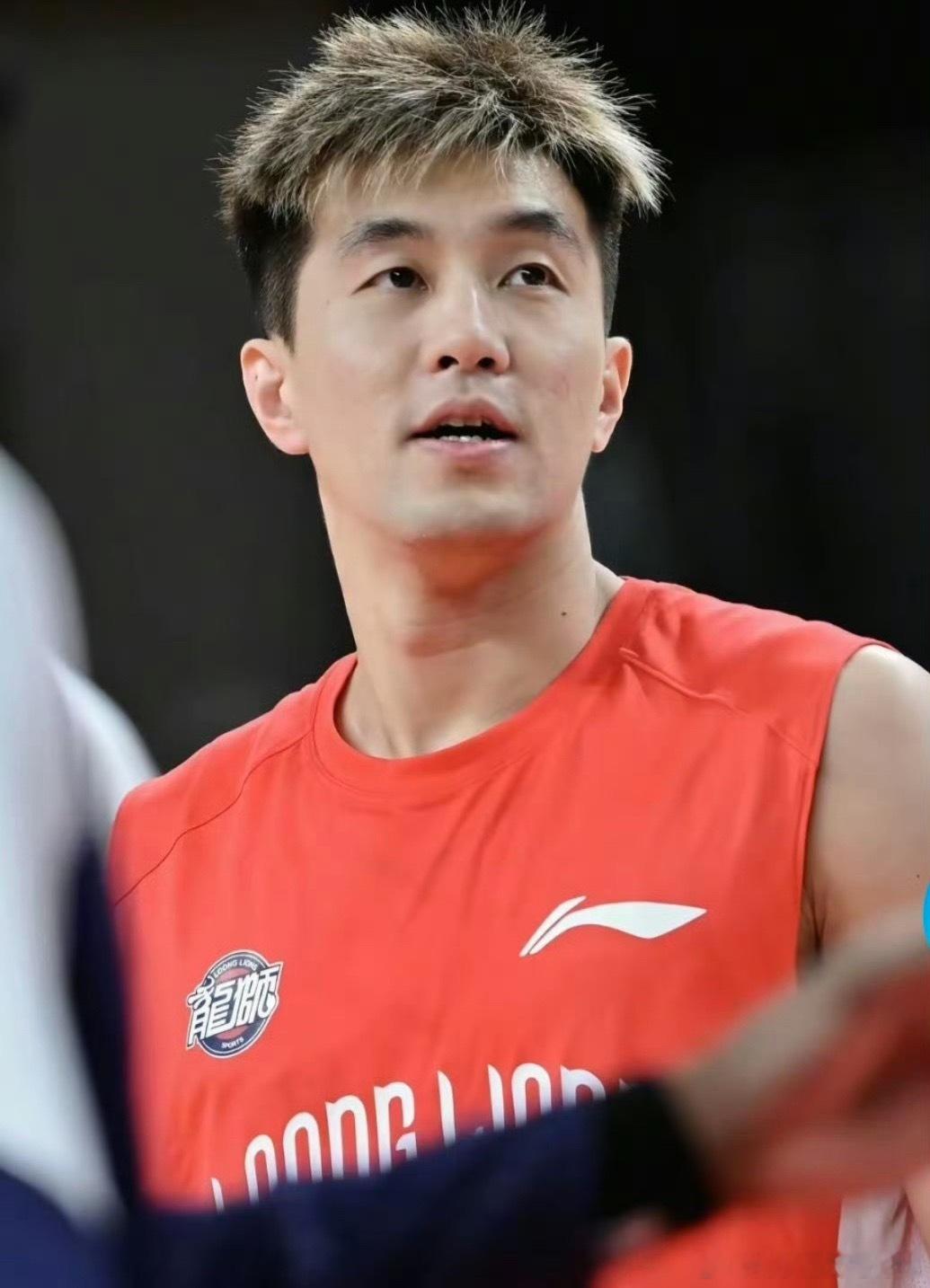 郭艾伦手术非常成功！大家放心，我们静静等待艾伦回归郭艾伦