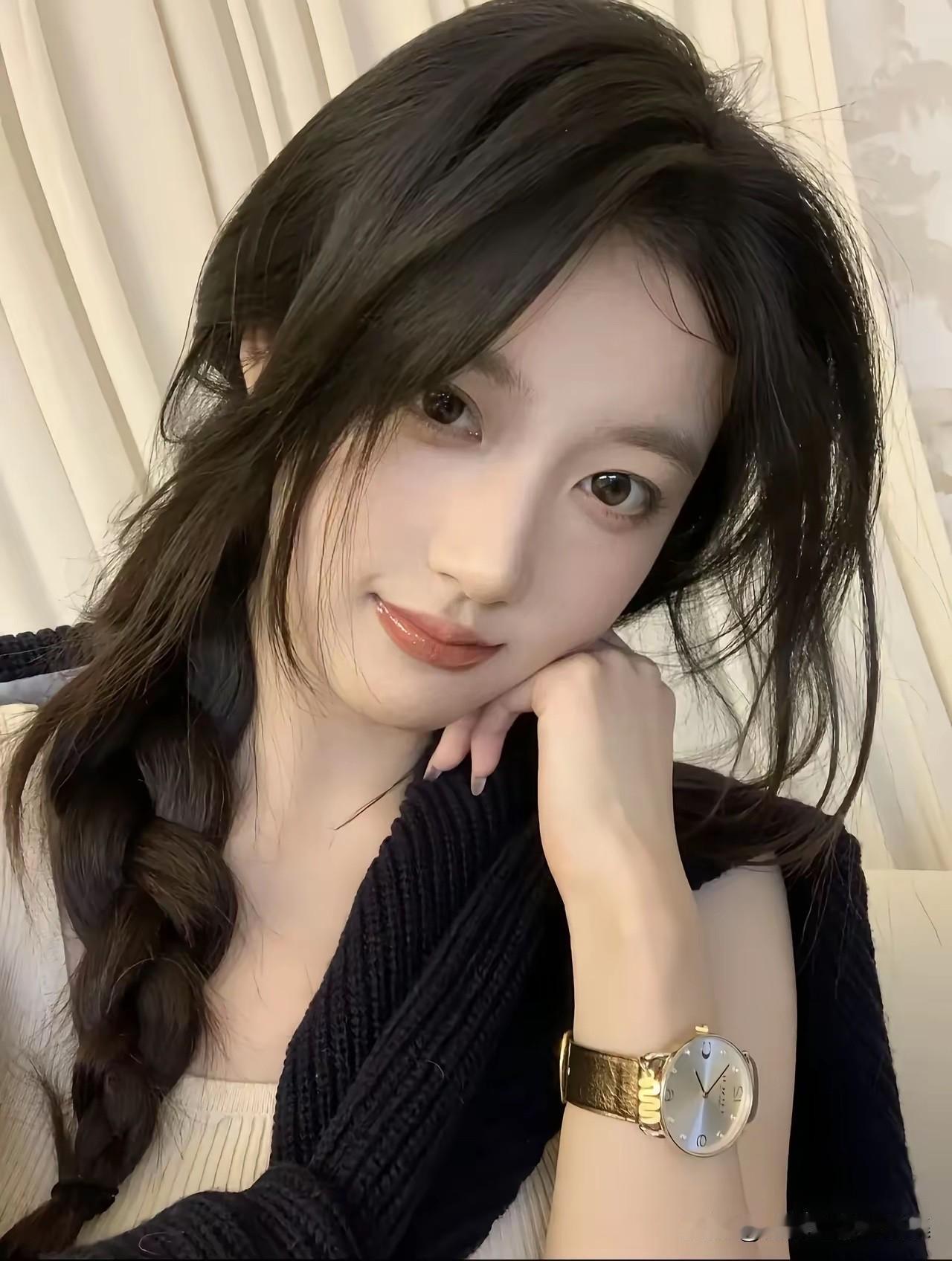 不得不说，这样的颜值，在普通人里算得上天花板了吧？