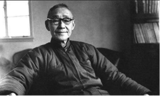 1941年，西方把青霉素列为军事机密，中国老百姓和军人伤口发炎红肿后，往往因为没
