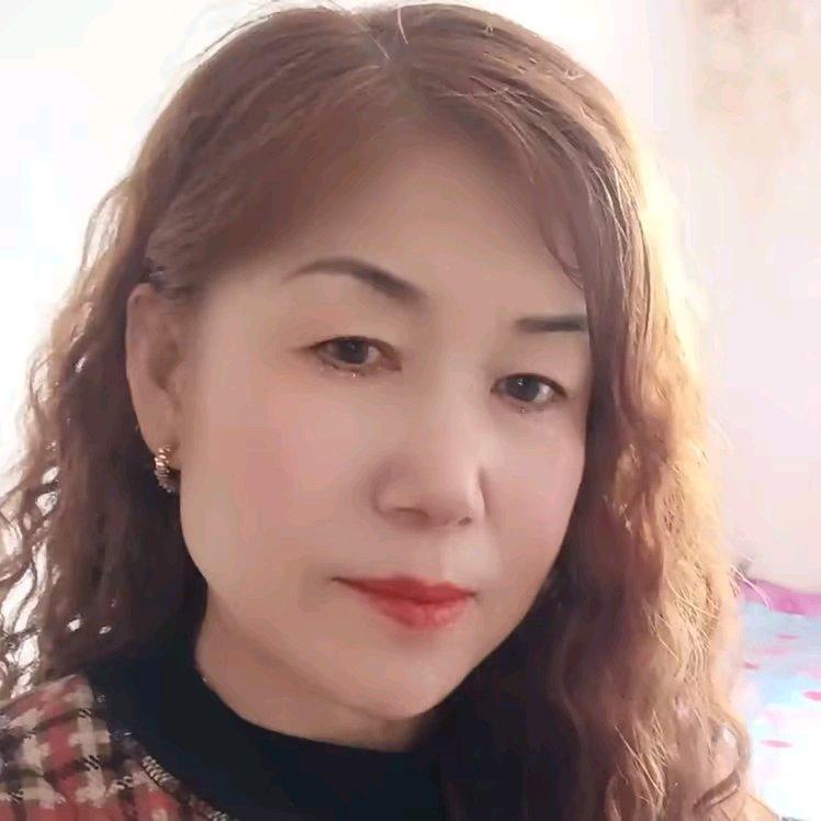 我认为有气质的女人不一定长得漂亮，就比如我，虽然小眼睛，单眼皮，但是我感觉我自身