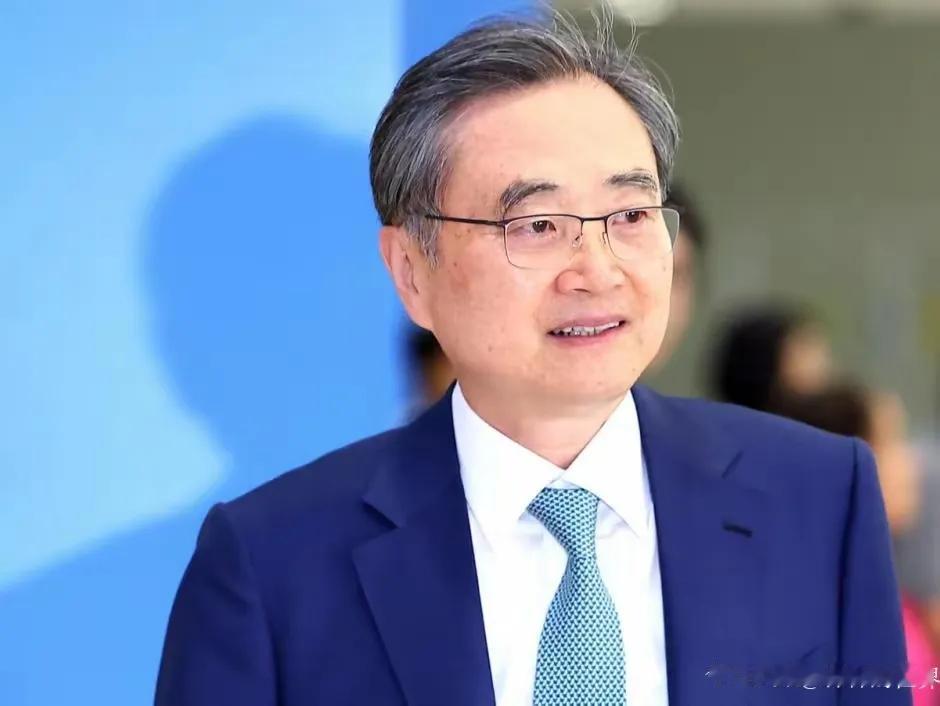 韩国外长赵显他说韩国想和中国好好保持关系，可一提到地区局势，又把中国崛起当成挑战