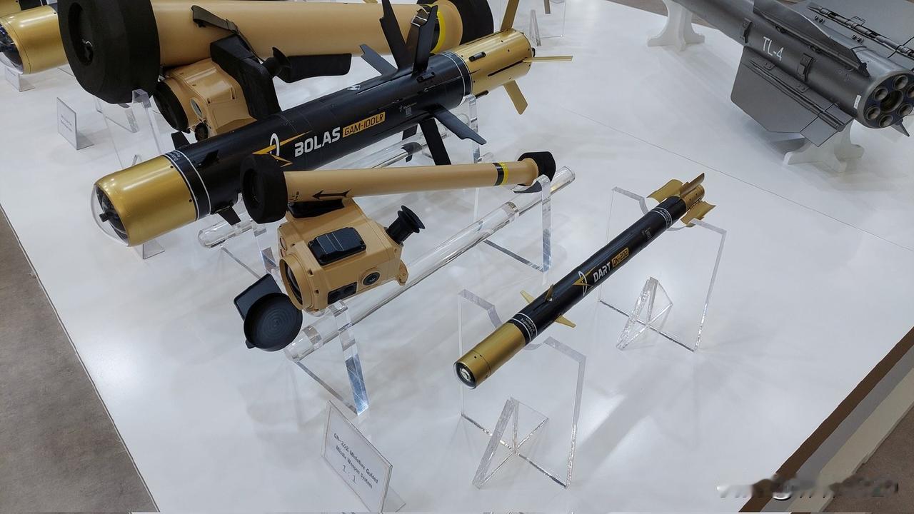 沙特防务展上，高德红外的肩扛发射版QN202微弹再次展出，与1个多月前在埃及展示