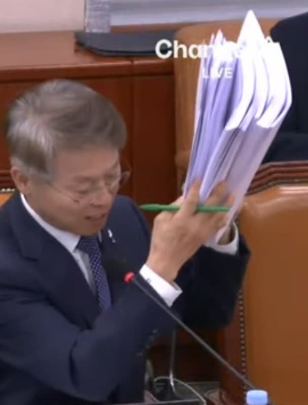 【twi】其实昨天只公布了HYBE这一大摞内部文件里的其中四页内容而已 +其他文