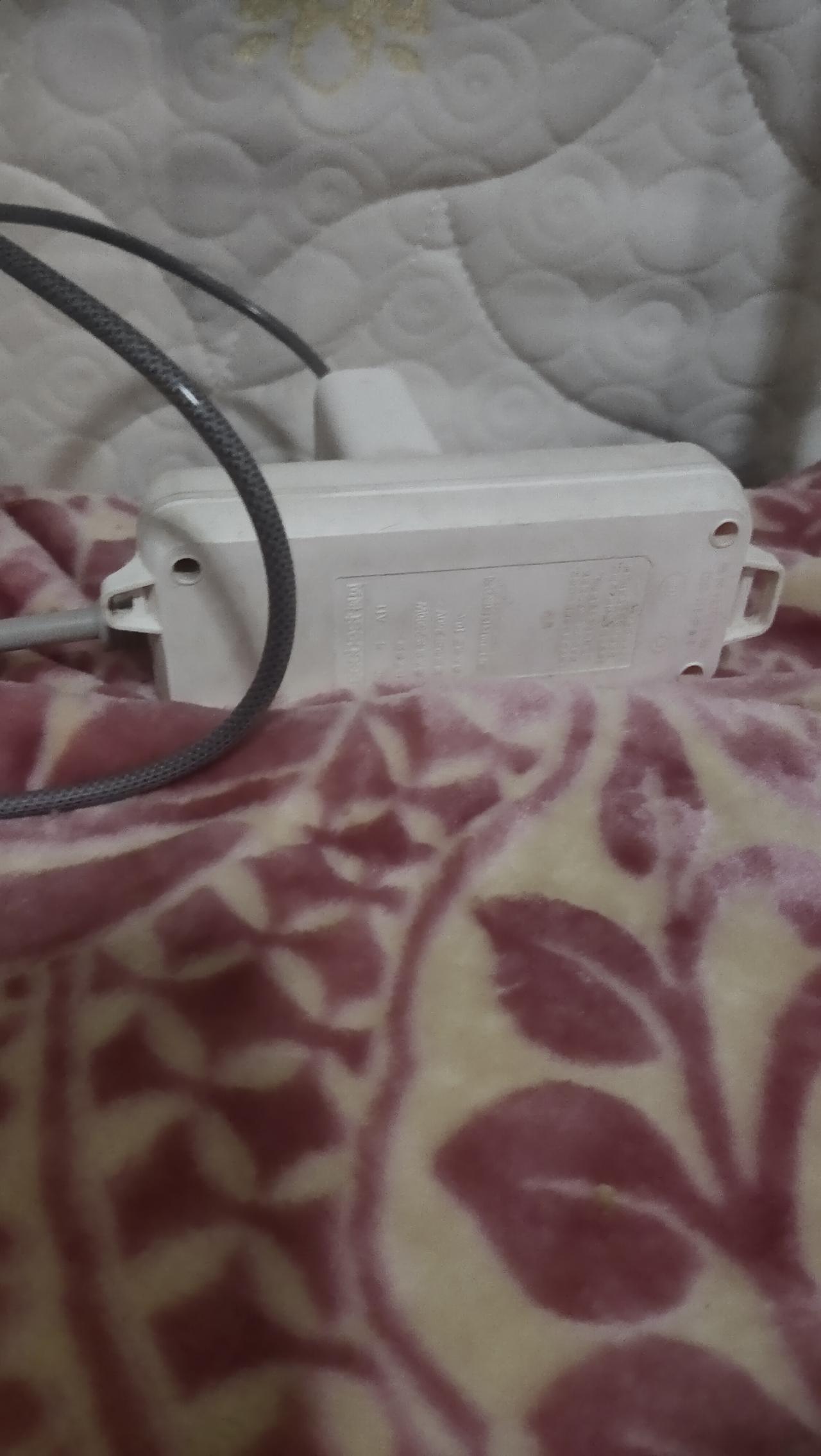 早上送完孩子刚进厂子里就听到一堆人在围着说什么
我这人虽然不怎么说话，但是挺爱听