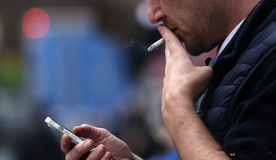 意大利米兰宣布禁止户外吸烟...“违者最高罚款240欧元”
罗马时间2025年1
